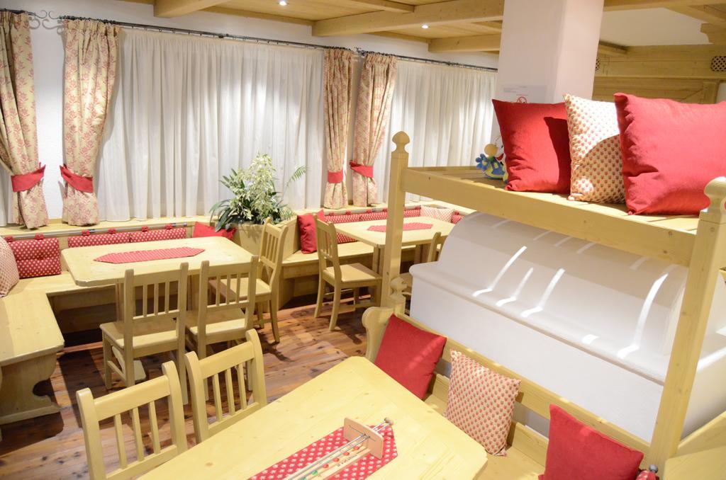 Hotel Ladina กัมปีเตลโลดีฟัสซา ภายนอก รูปภาพ