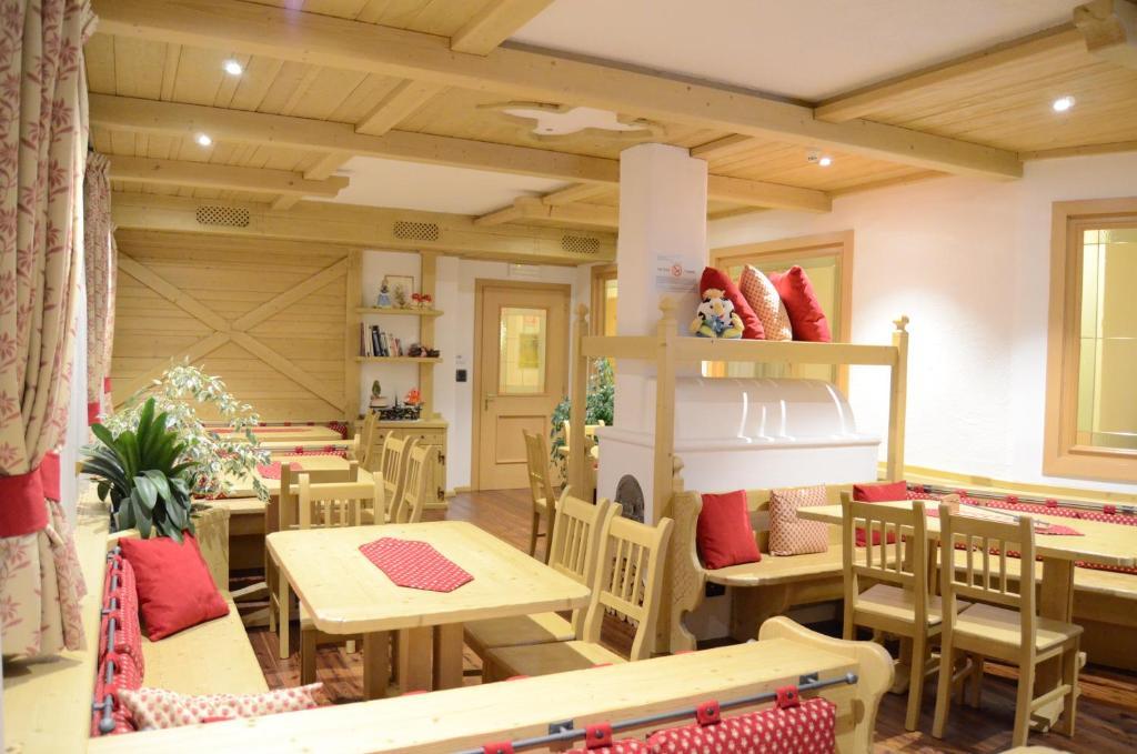 Hotel Ladina กัมปีเตลโลดีฟัสซา ภายนอก รูปภาพ