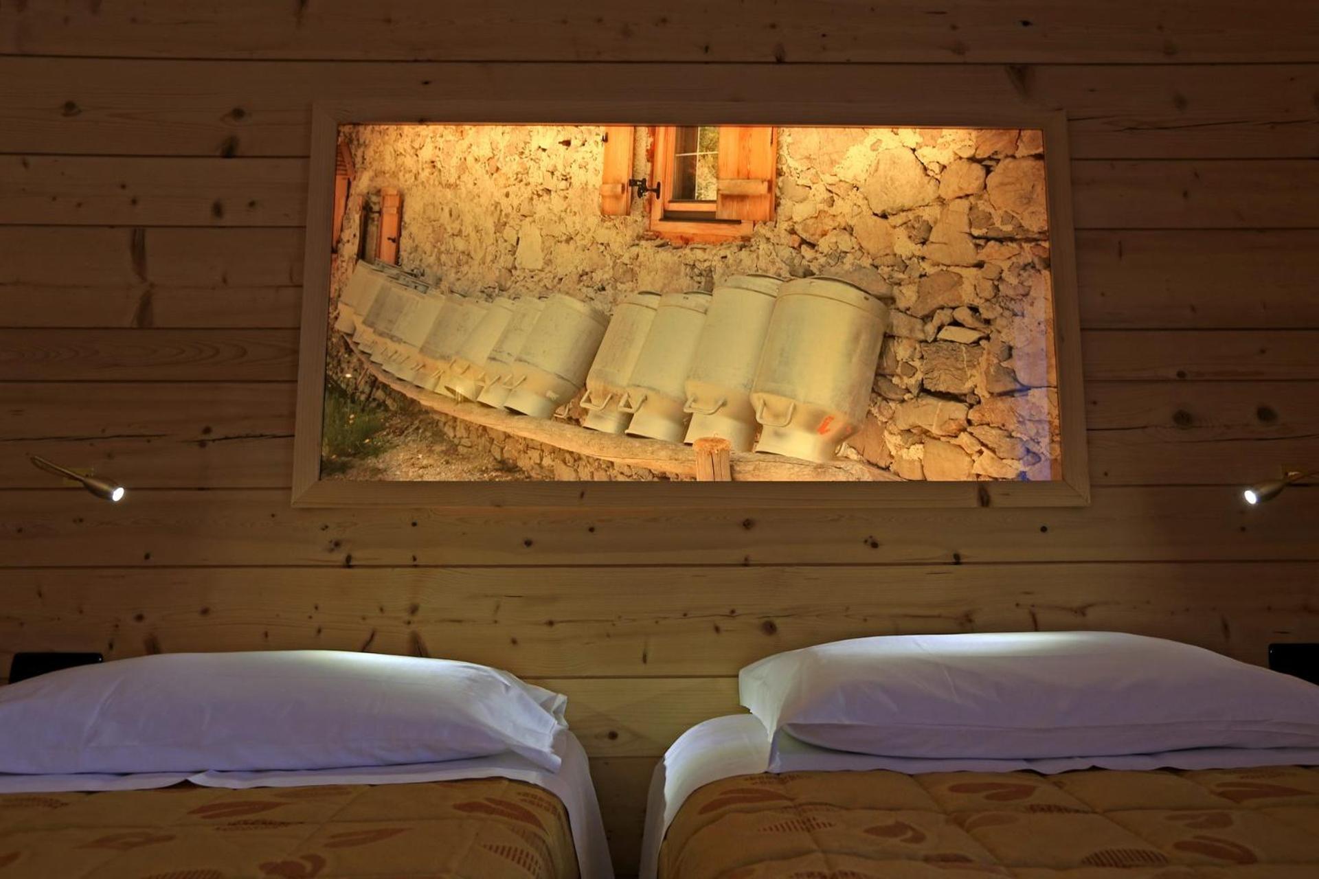 Hotel Ladina กัมปีเตลโลดีฟัสซา ภายนอก รูปภาพ