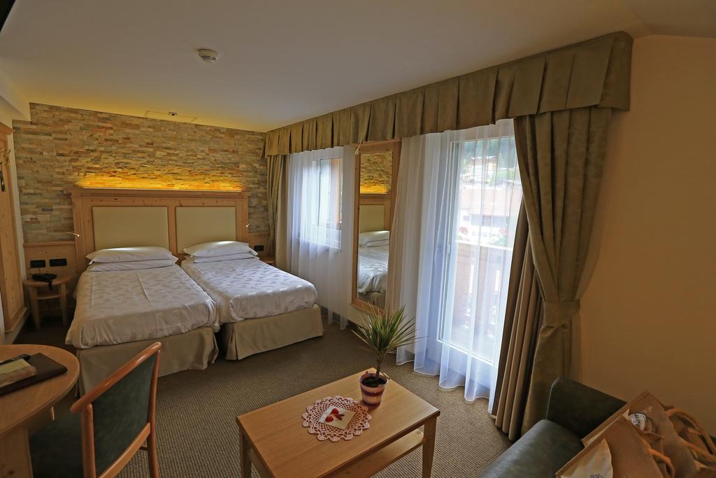 Hotel Ladina กัมปีเตลโลดีฟัสซา ห้อง รูปภาพ