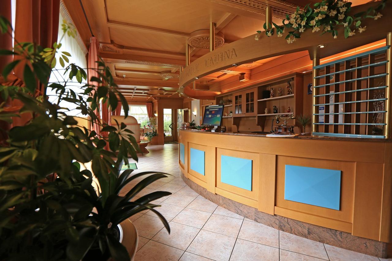 Hotel Ladina กัมปีเตลโลดีฟัสซา ภายนอก รูปภาพ