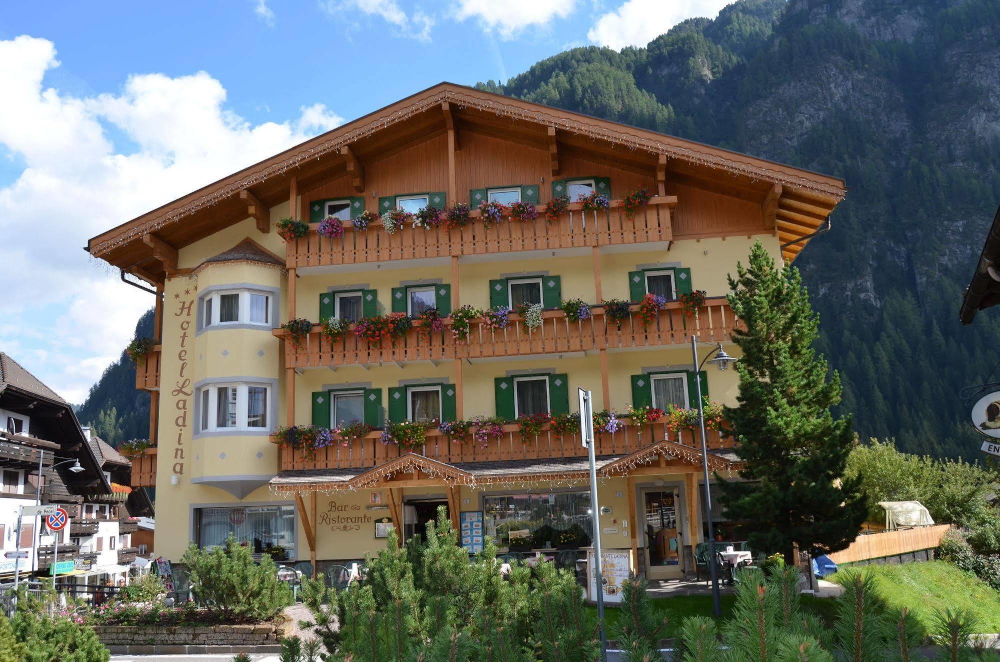 Hotel Ladina กัมปีเตลโลดีฟัสซา ภายนอก รูปภาพ